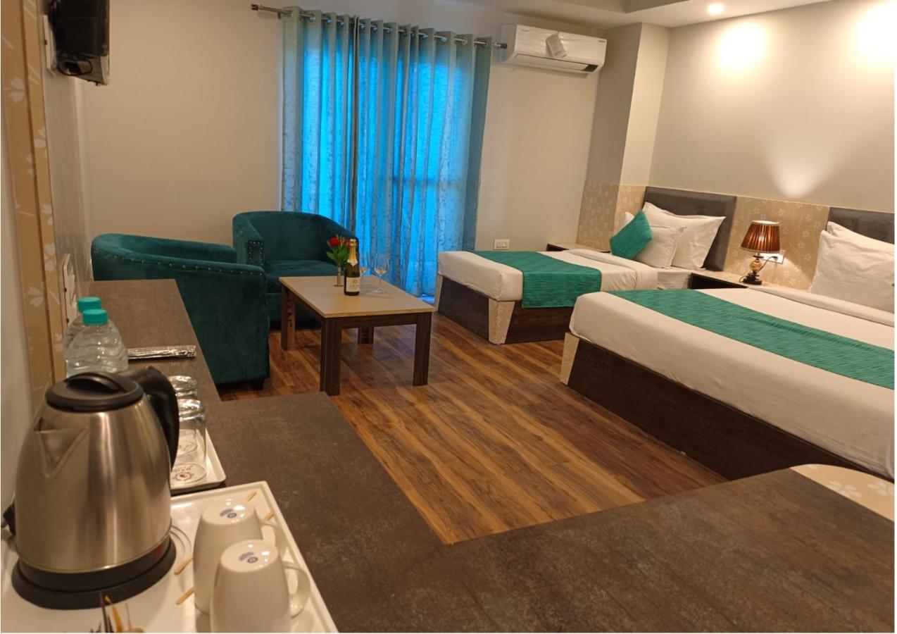Hotel Square One By D'Polo Dharamshala Esterno foto