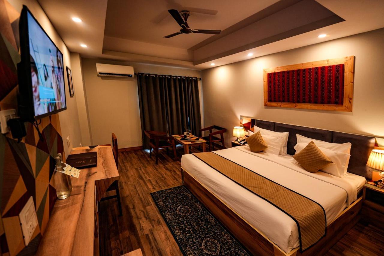 Hotel Square One By D'Polo Dharamshala Esterno foto