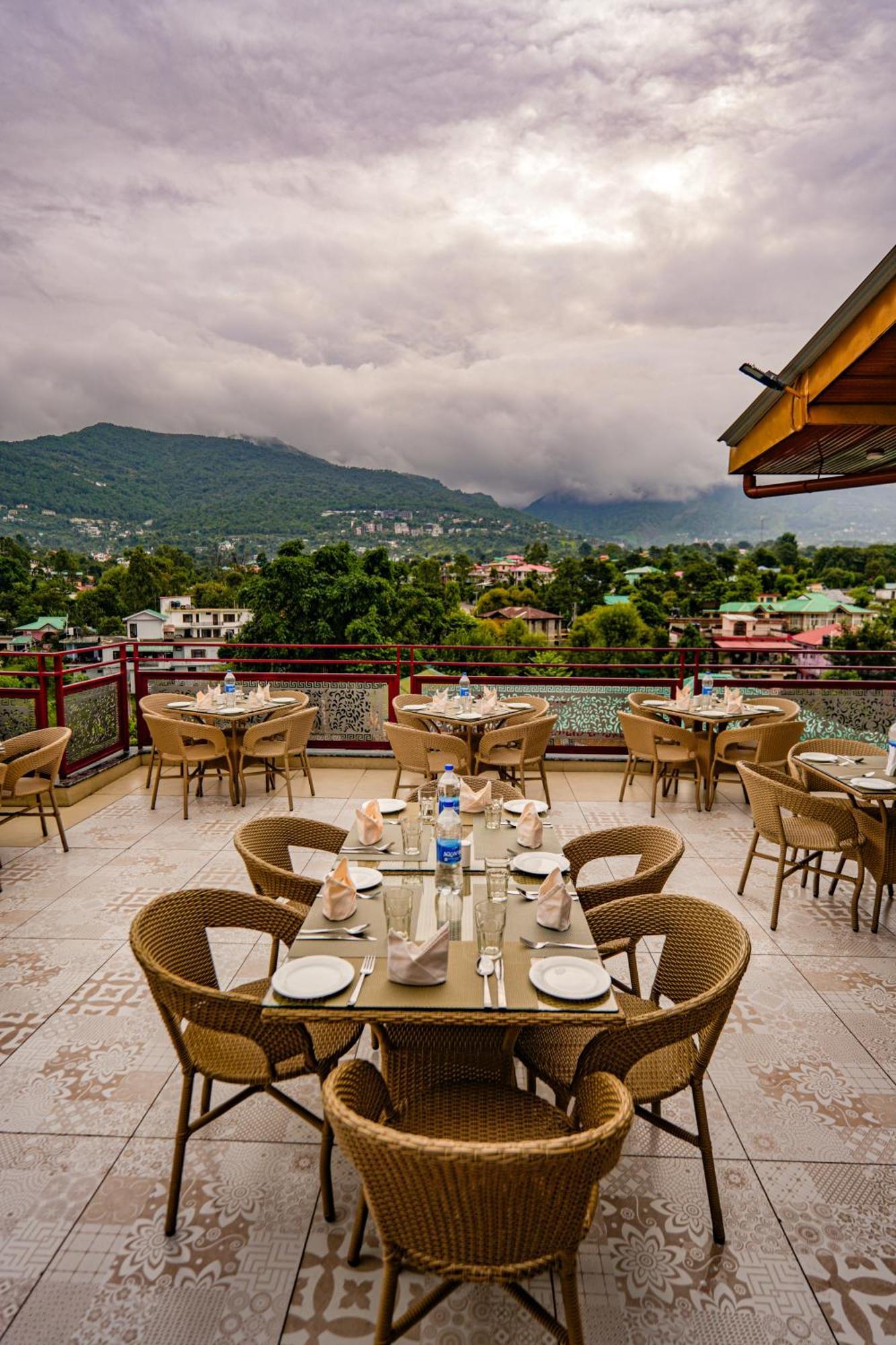 Hotel Square One By D'Polo Dharamshala Esterno foto